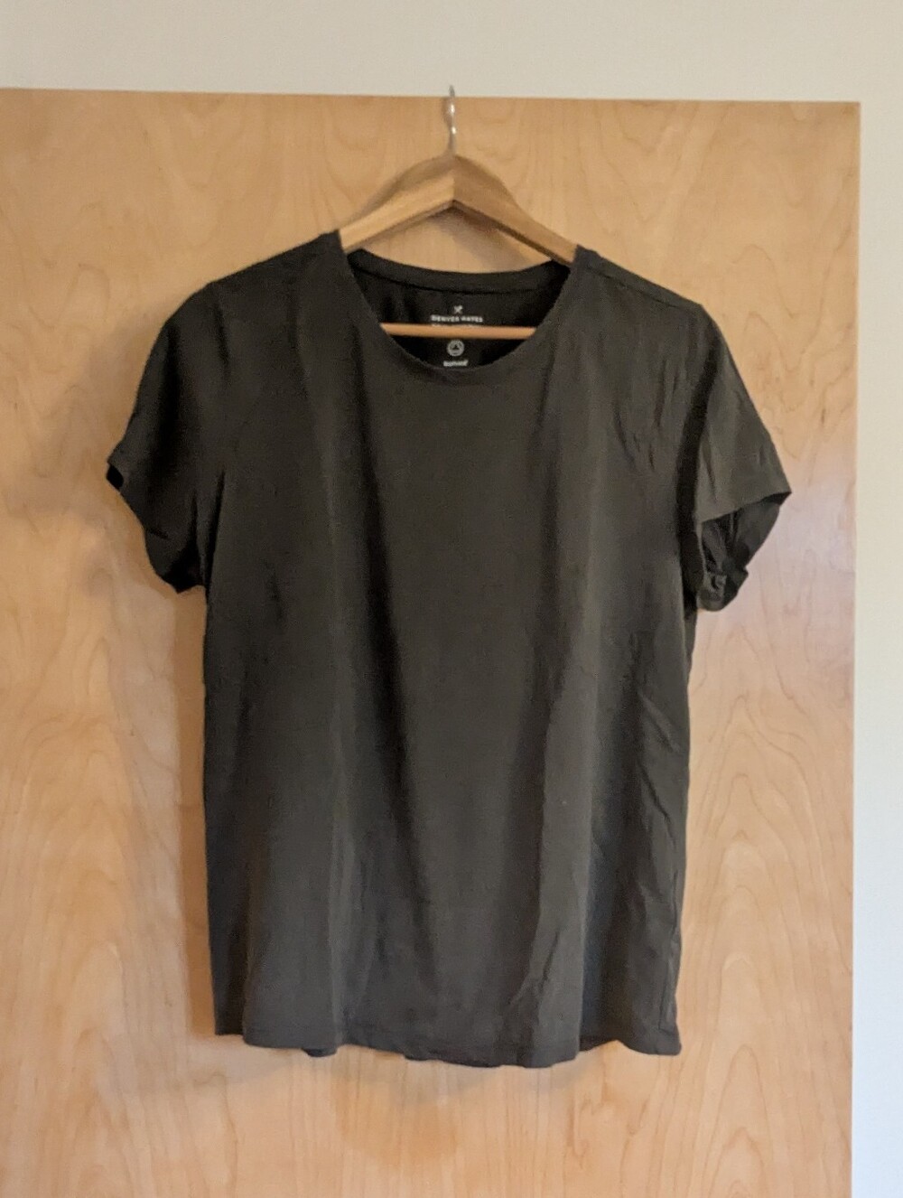 Very Good Condition 100% Cotton Deep.Olive Green Crew neck Tee Shirt